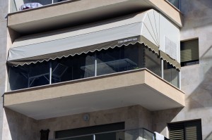 סוכך מרקיזה עם חלק קבוע - סככות נועה