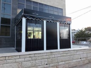 סוכך למרפסת נגד גשם