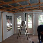 מסכים לסגירת פרגולה מעץ