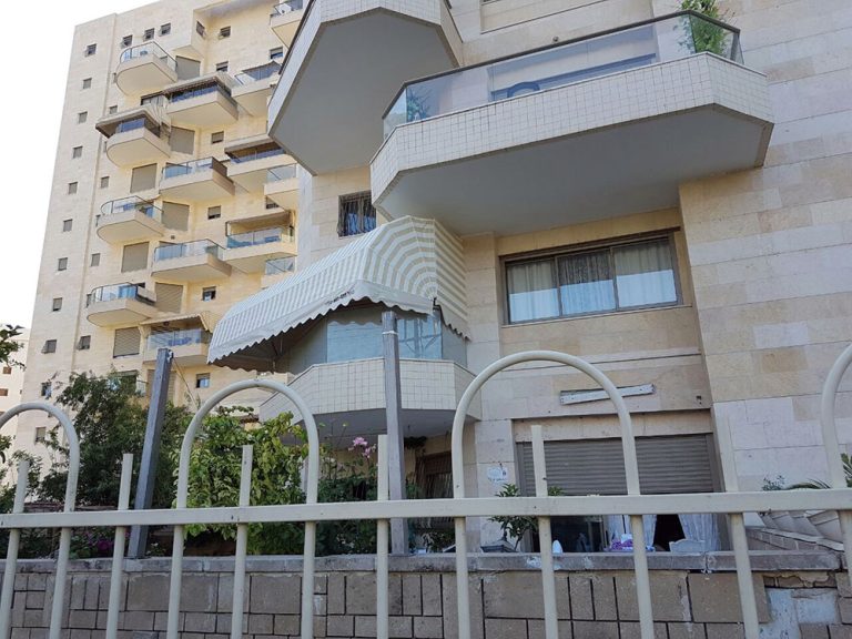 סוכך נופל