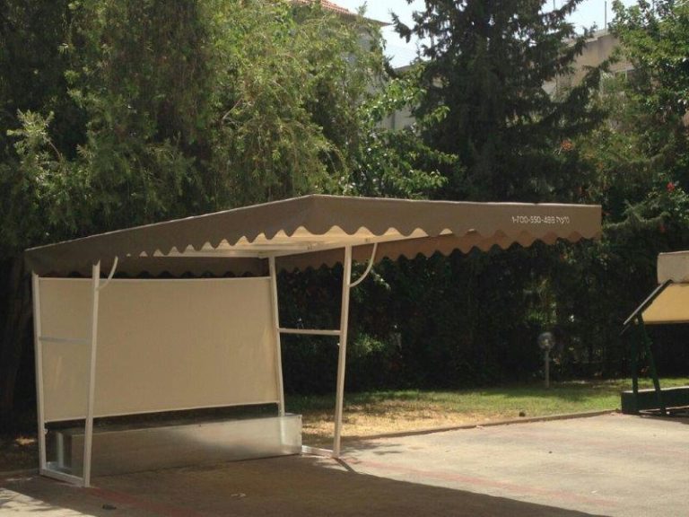 סוכך לרכב ולחנייה